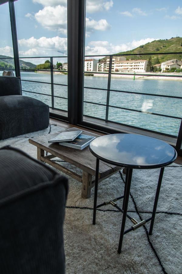 La Peniche - Bed And Bicycle - Tournon Hotel Екстериор снимка