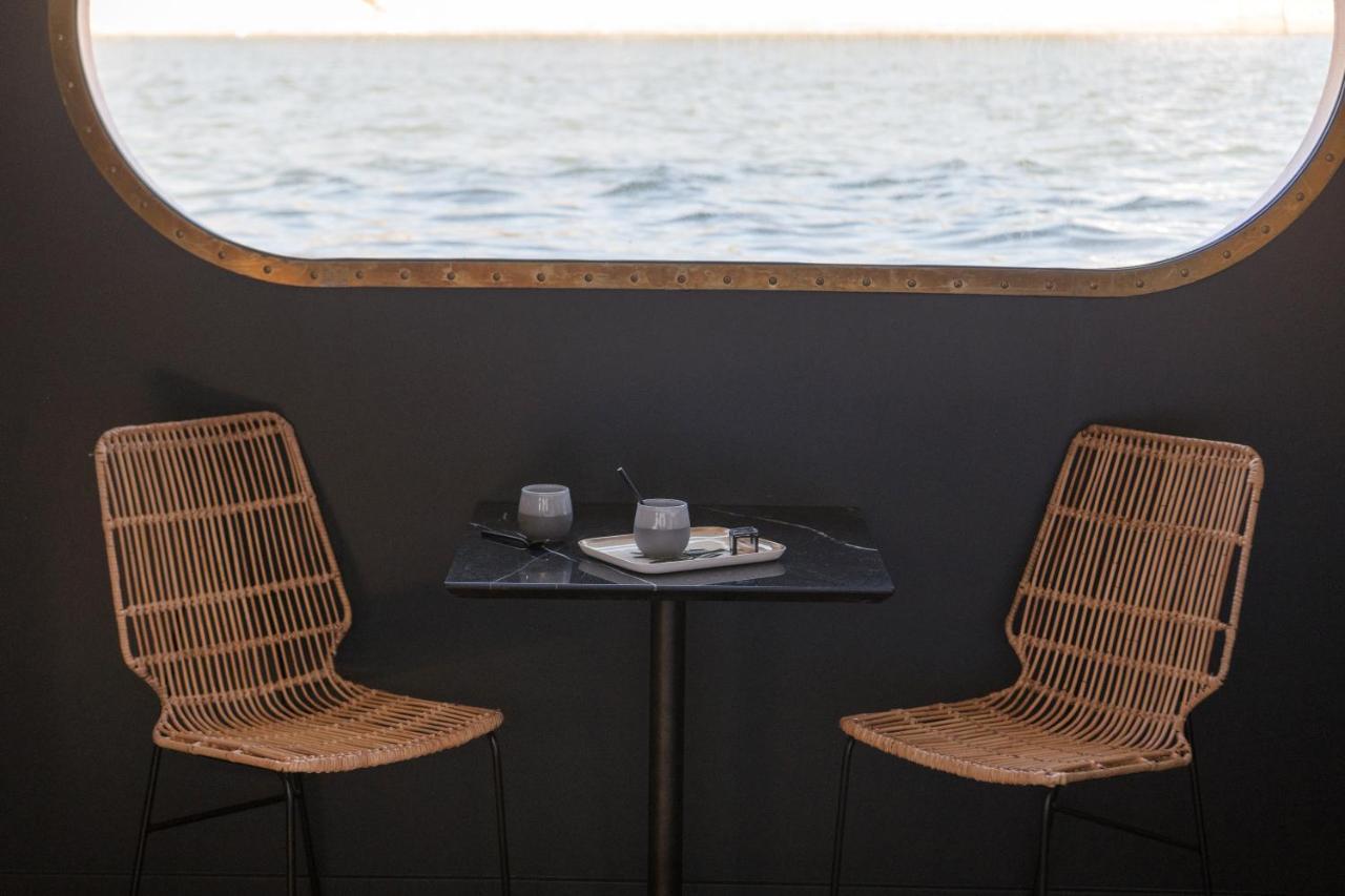 La Peniche - Bed And Bicycle - Tournon Hotel Екстериор снимка