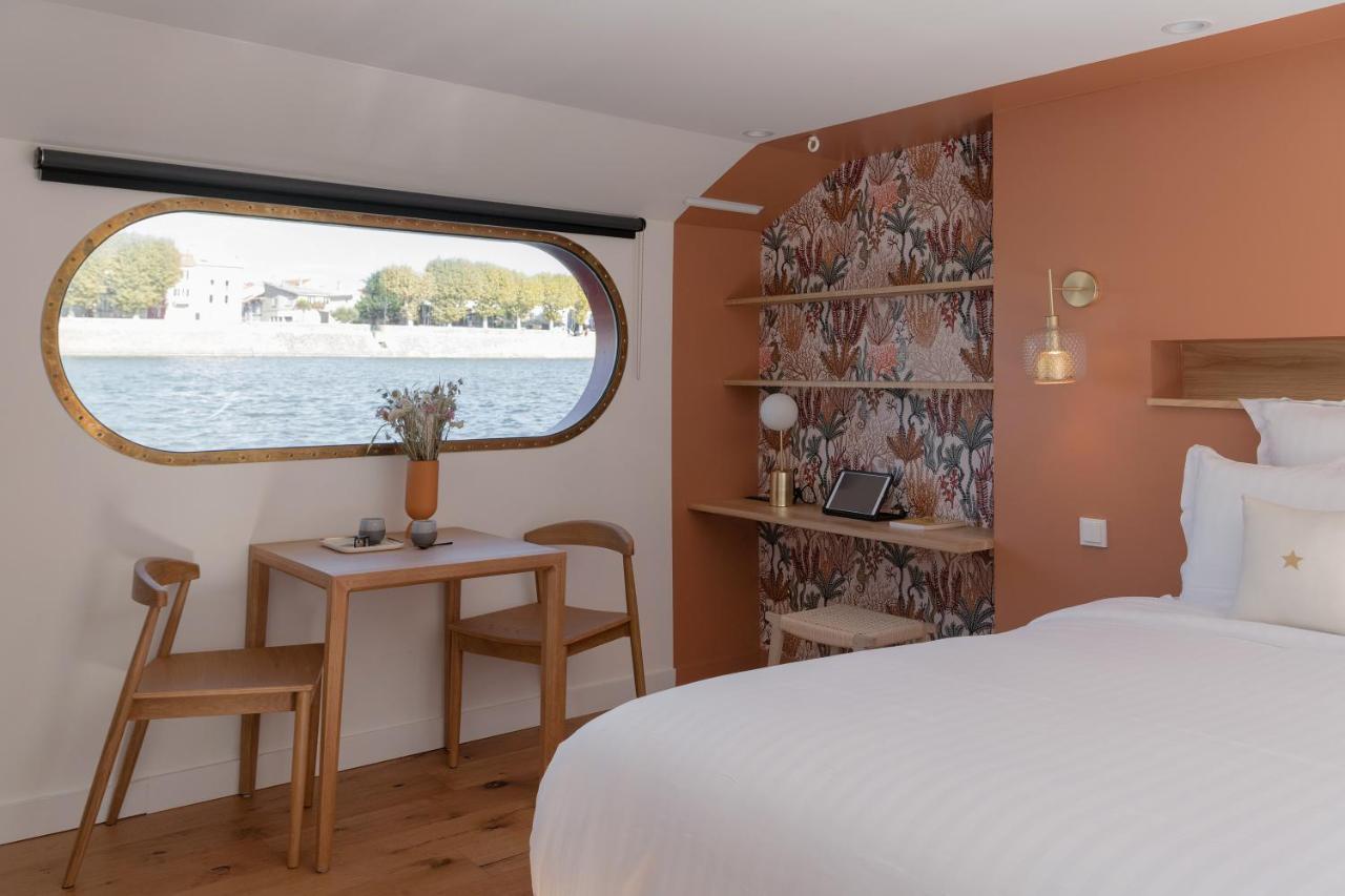 La Peniche - Bed And Bicycle - Tournon Hotel Екстериор снимка