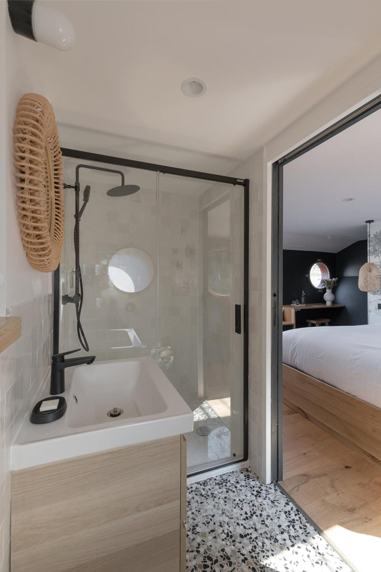 La Peniche - Bed And Bicycle - Tournon Hotel Екстериор снимка